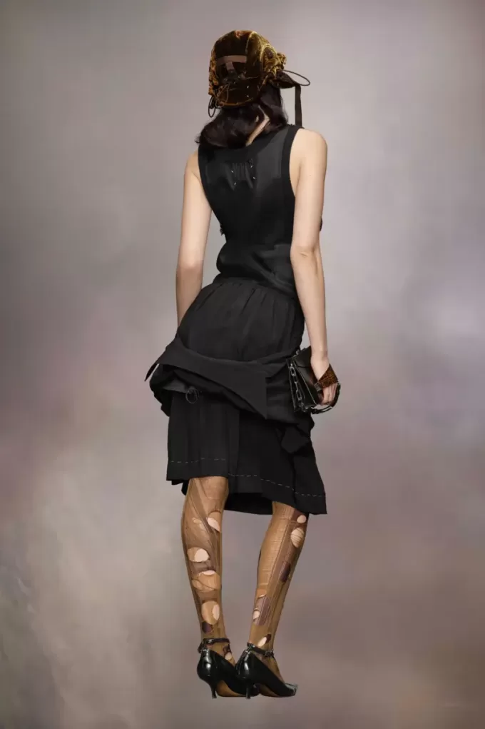 Anonymity of the lining dress Anonymity of the lining dress