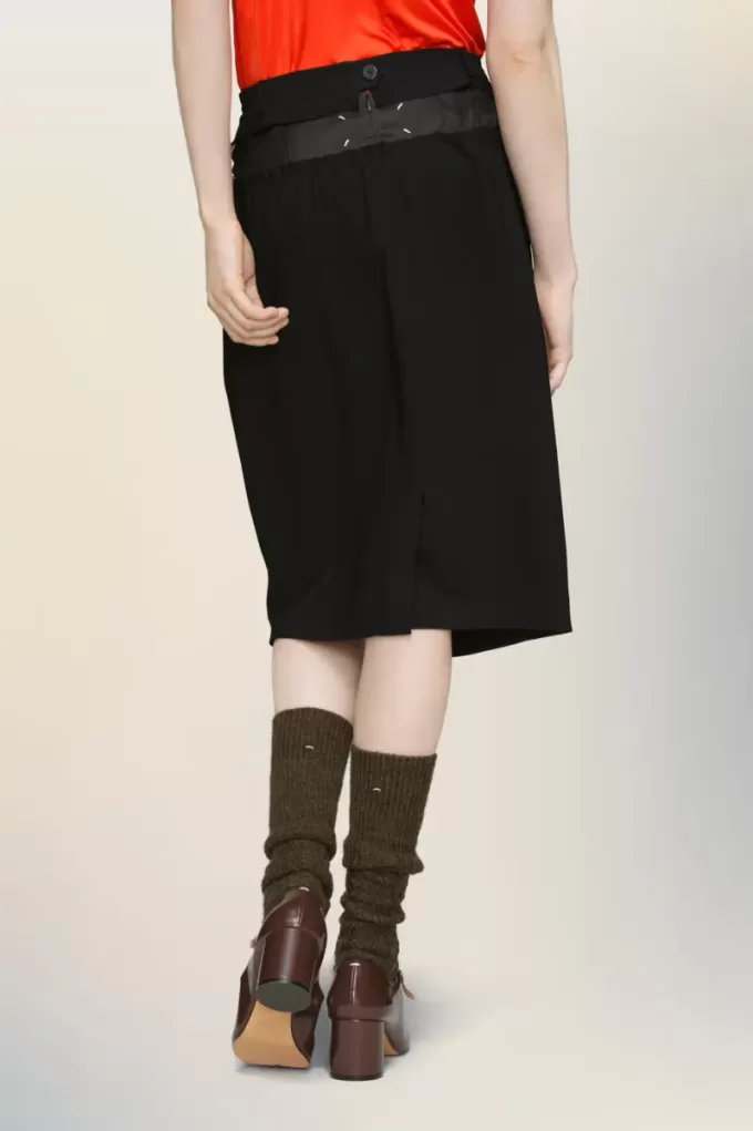 Anonymity of the lining skirt Anonymity of the lining skirt