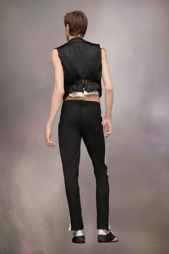 Anonymity of the lining waistcoat Anonymity of the lining waistcoat