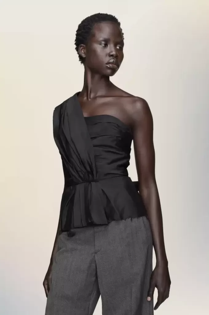 Asymmetric draped top Asymmetric draped top