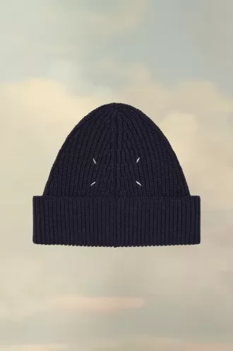 Four-stitches beanie