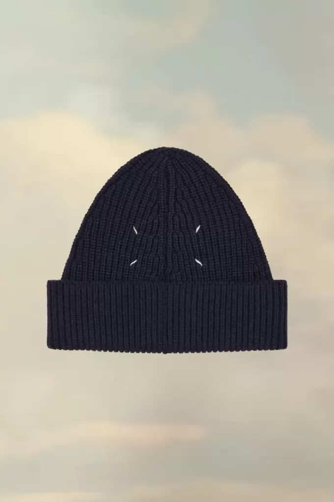 Four-stitches beanie