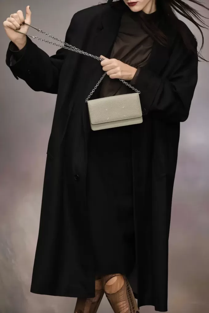 Four stitches chain wallet Four stitches chain wallet