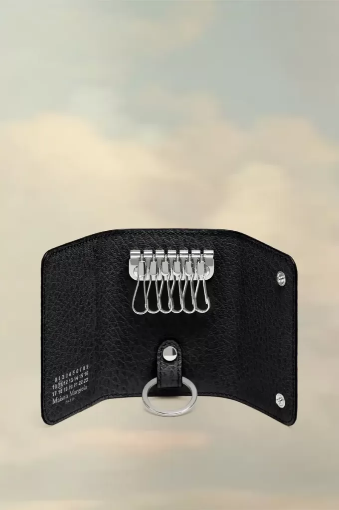 Four stitches key holder Four stitches key holder