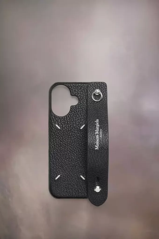 Four stitches phone cover Four stitches phone cover