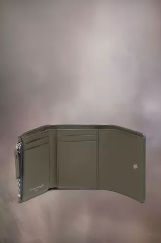 Four stitches wallet