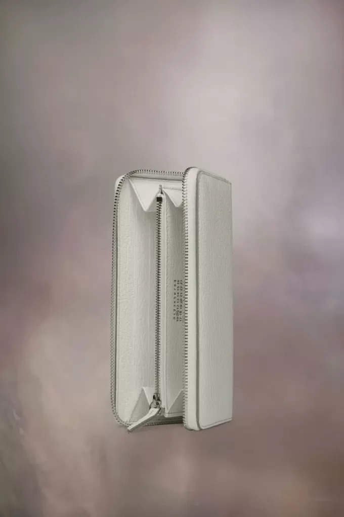 Four stitches zip-around wallet Four stitches zip-around wallet