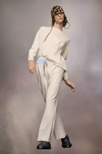 Handwritten logo top