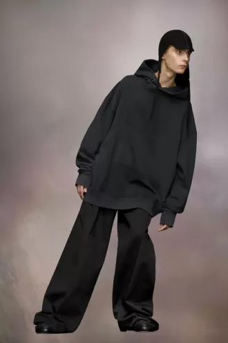 reverse logo hooded sweatshirt 2 330x496 - Reverse logo hooded sweatshirt