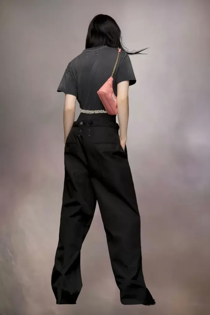 Reverse logo T-shirt Reverse logo T-shirt