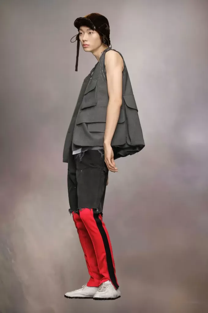 Sleeveless wool jacket Sleeveless wool jacket