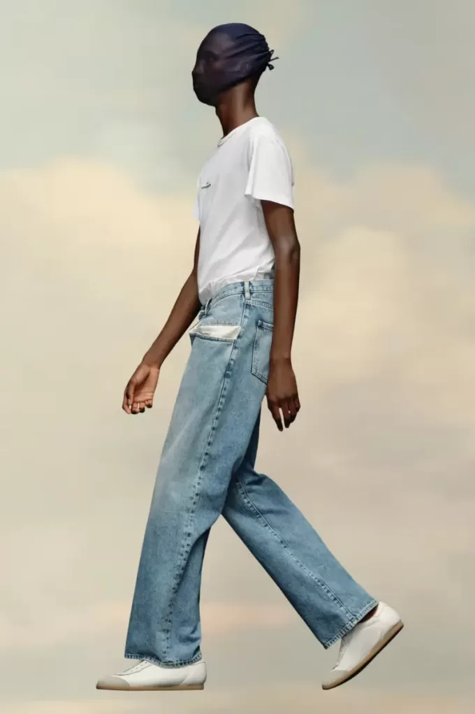 Straight jeans with contrasted pockets Straight jeans with contrasted pockets