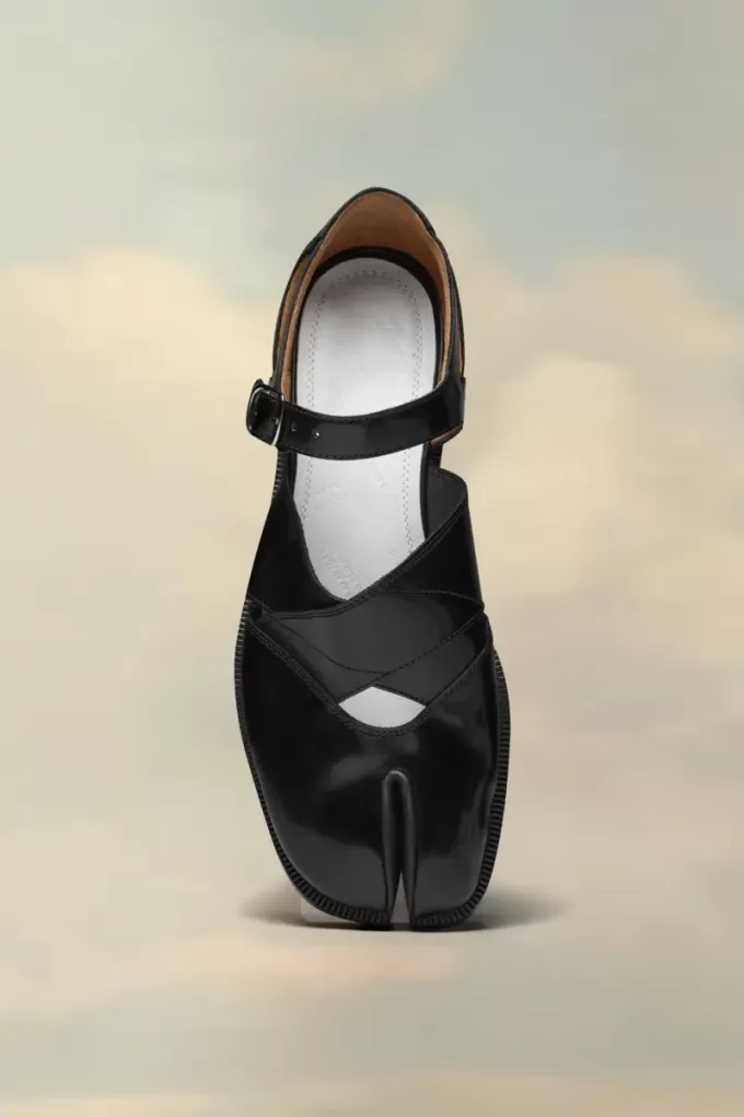 Tabi leather sandals